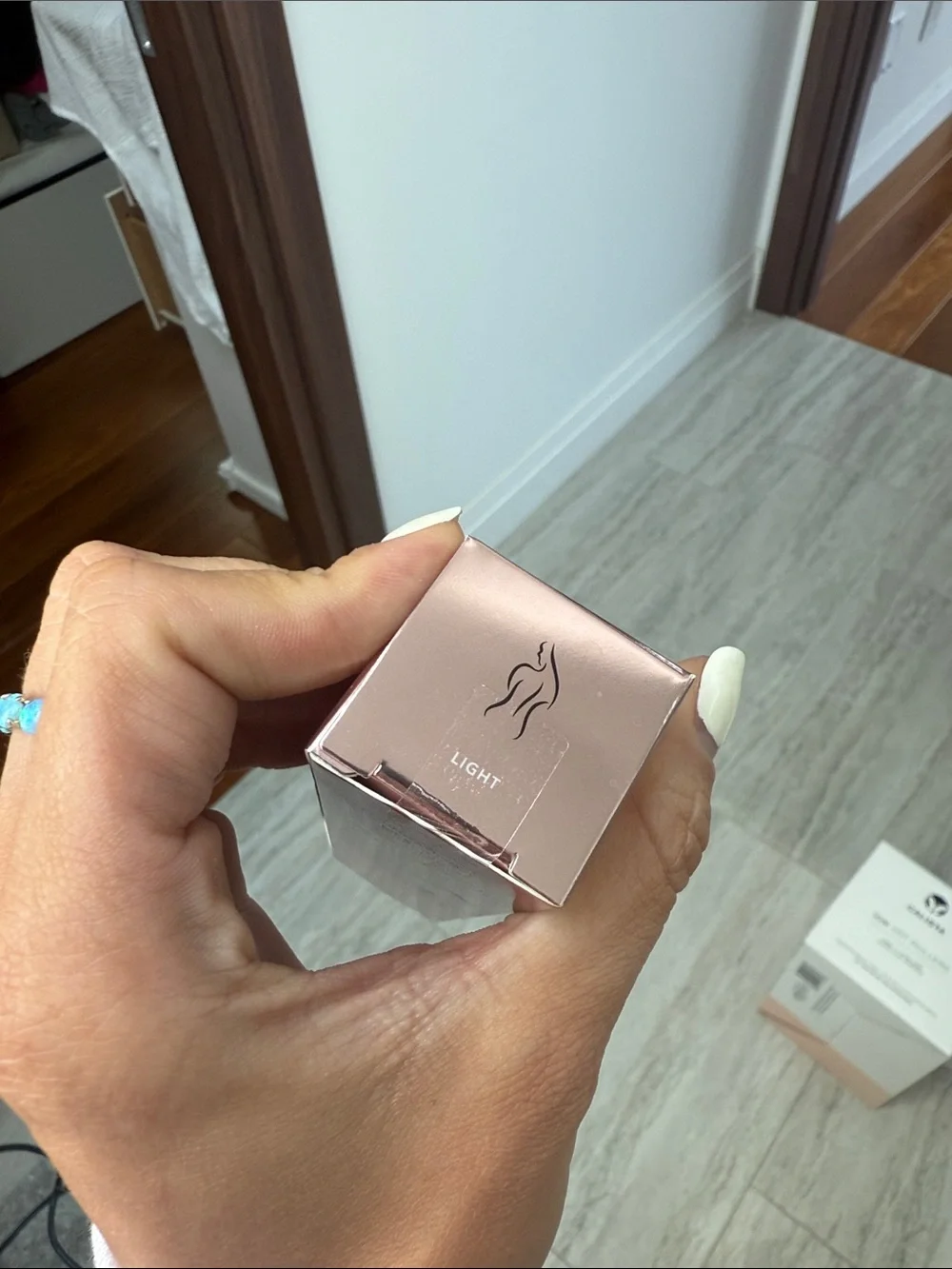 NEW LIGHT Nakery Beauty Plumping Velvet Serum Infused Foundation